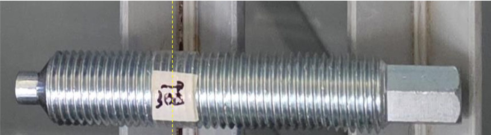 Stud bolt before testing, with the original zinc-electroplated section on the left and ELPANG Upgrade 300 treatment on the right
